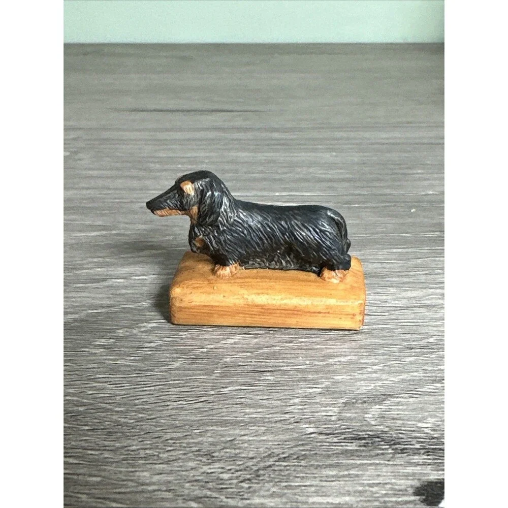 Black & Tan Longhaired Dachshund Figurine on Stand | Arista of Scotland Hawick